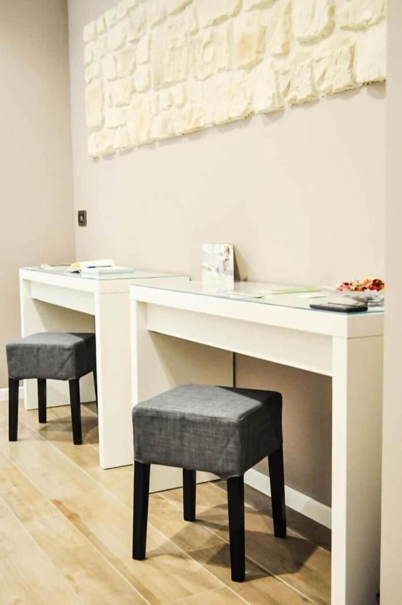 Olivia Rooms Teocrito image