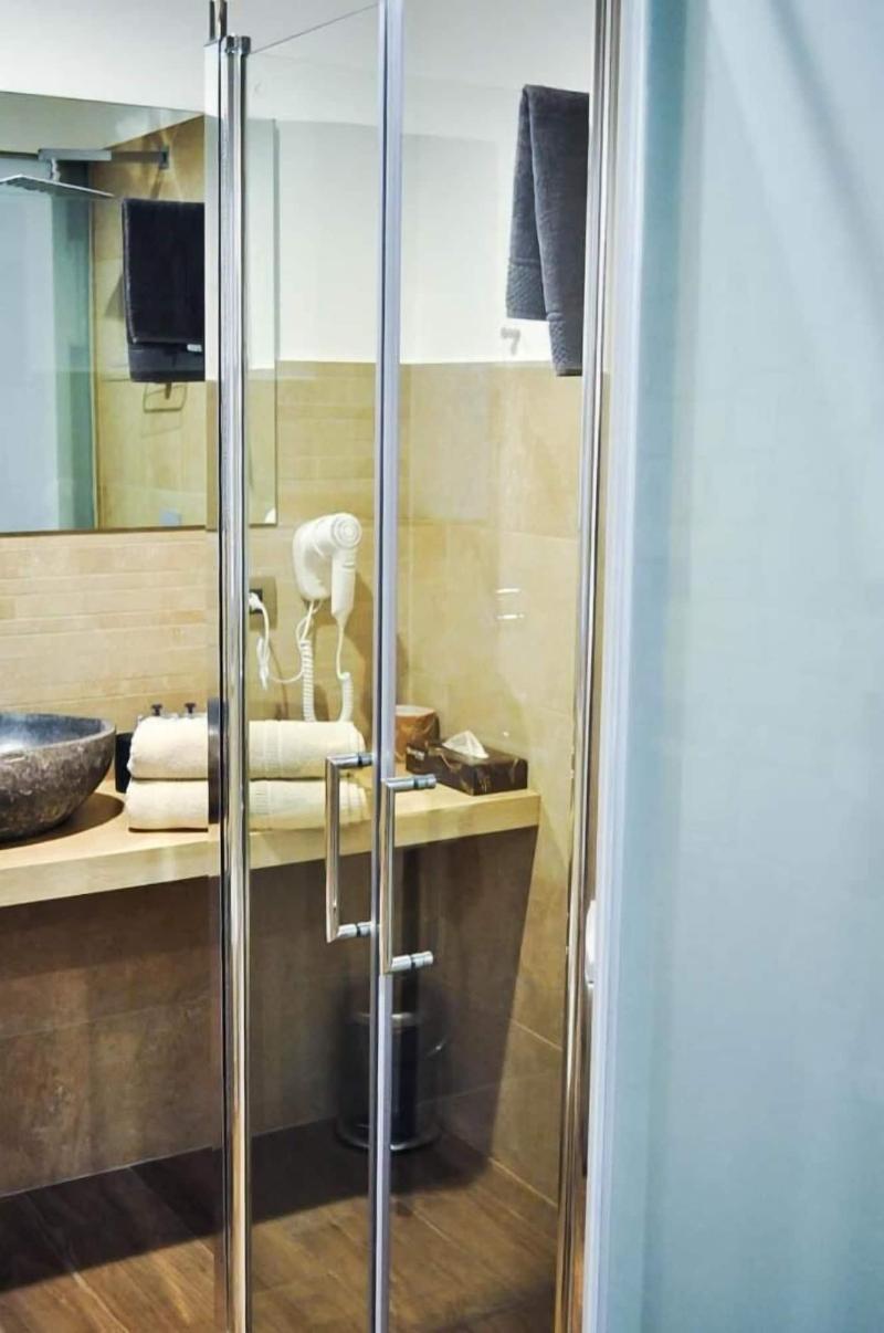 Olivia Rooms Teocrito image