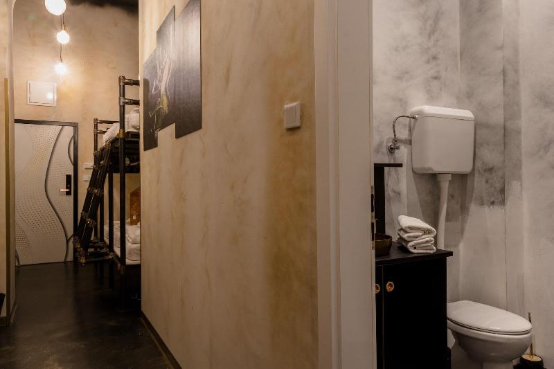 Chillout Hostel Zagreb image