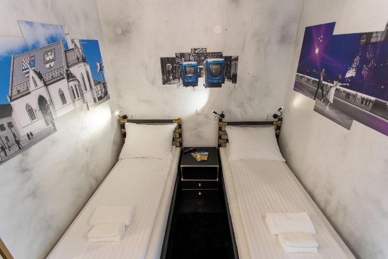 Chillout Hostel Zagreb image