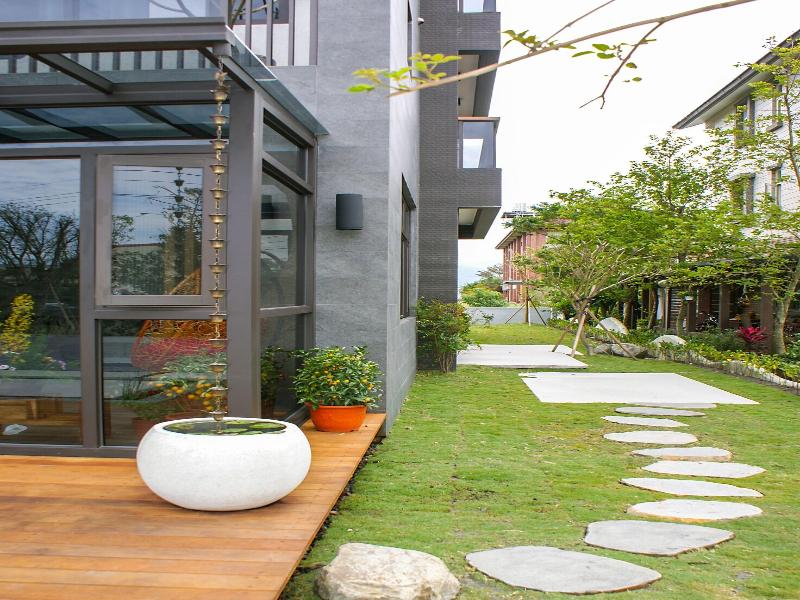 Sunny Stream Villa image