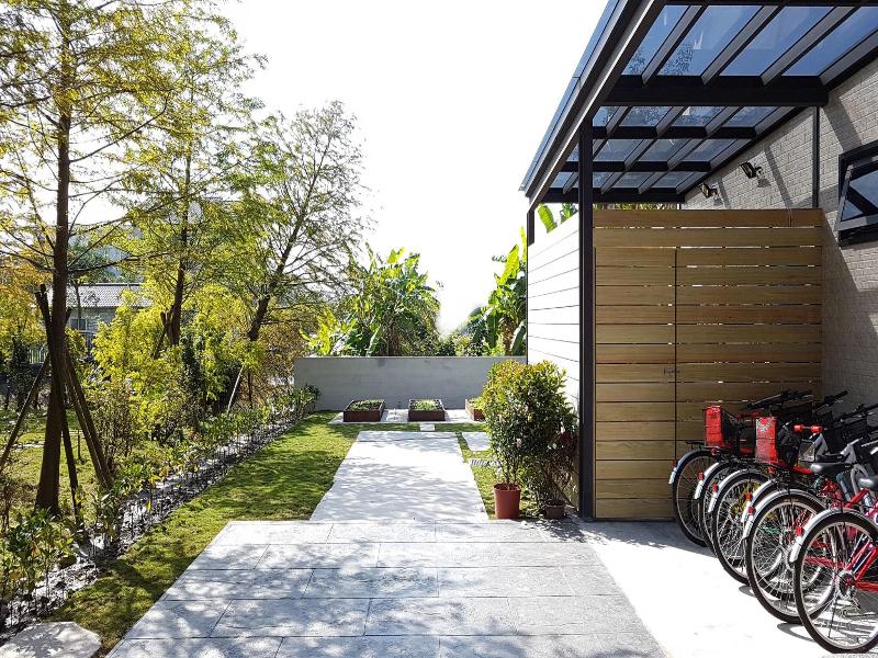 Sunny Stream Villa image