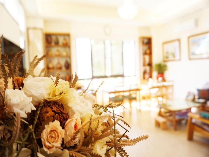Pottery Flower B&B image