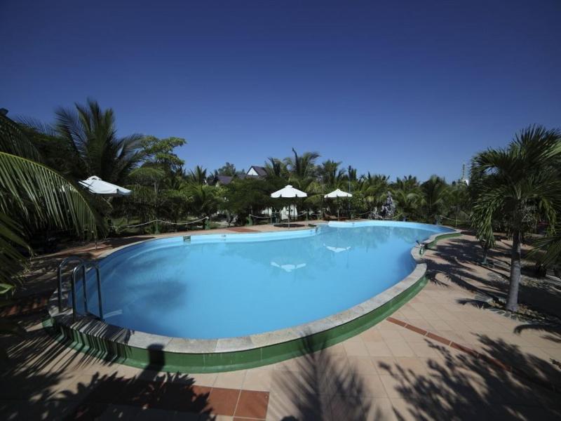 Con Ga Vang Resort image