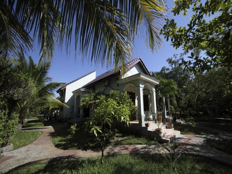 Con Ga Vang Resort image