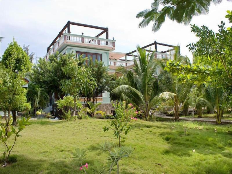 Con Ga Vang Resort image
