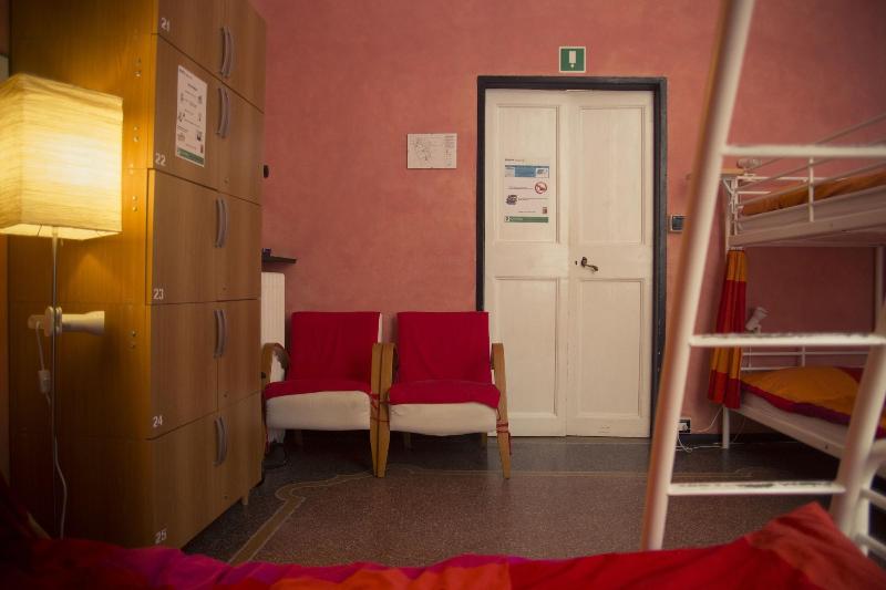 Manena Hostel Genova image