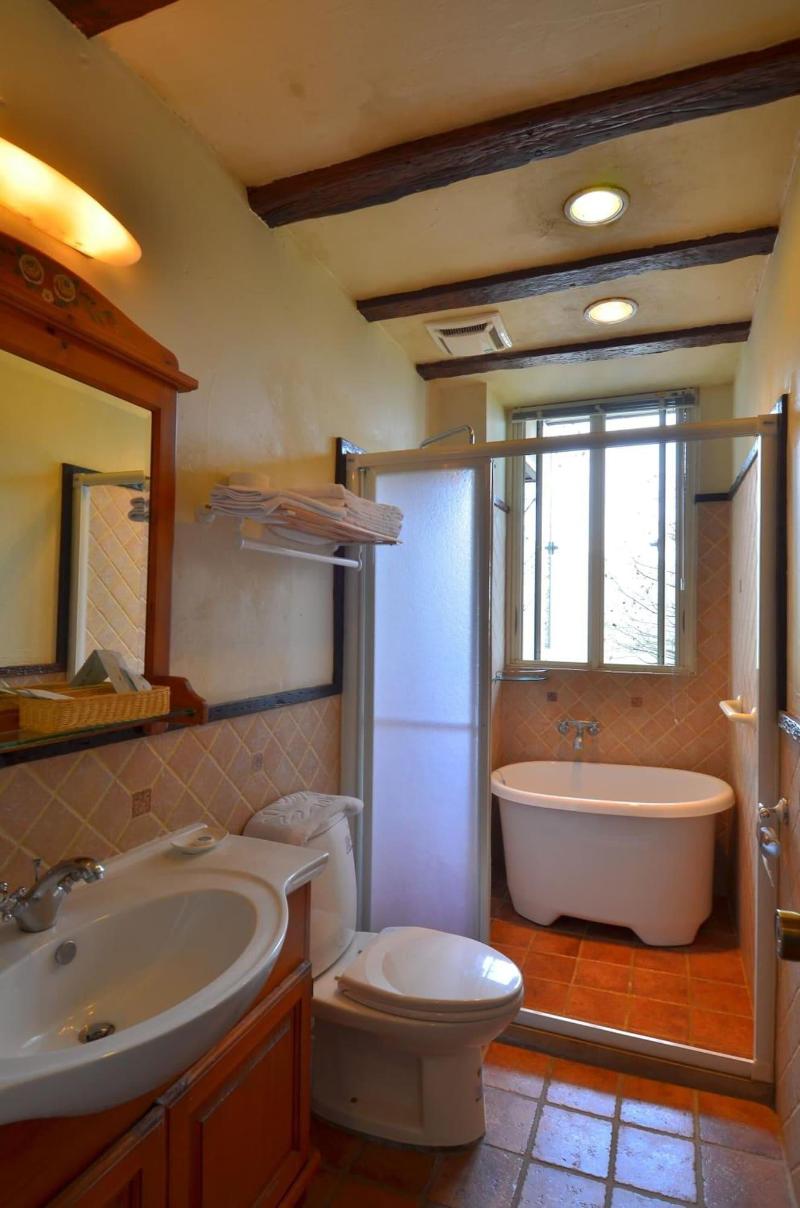 Oncoming Luck Villa image