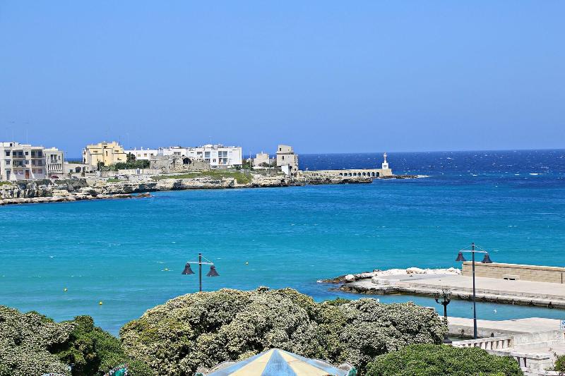 Balcone Su Otranto image