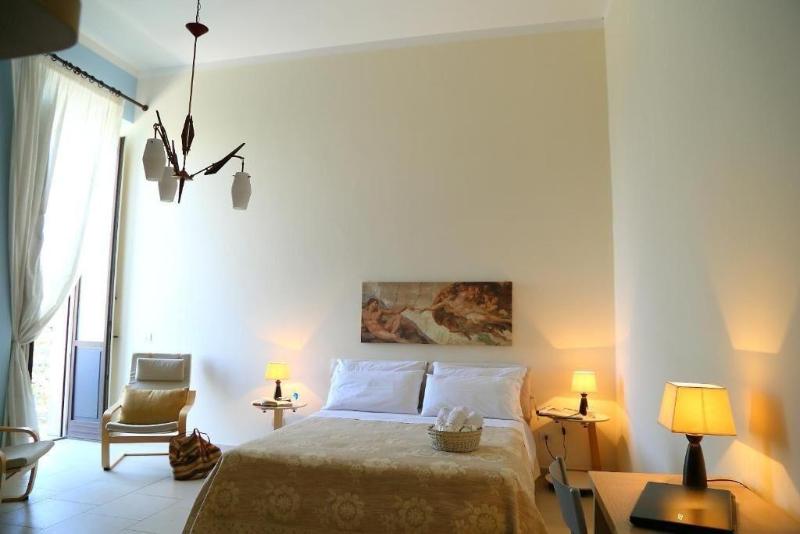 Balcone Su Otranto image