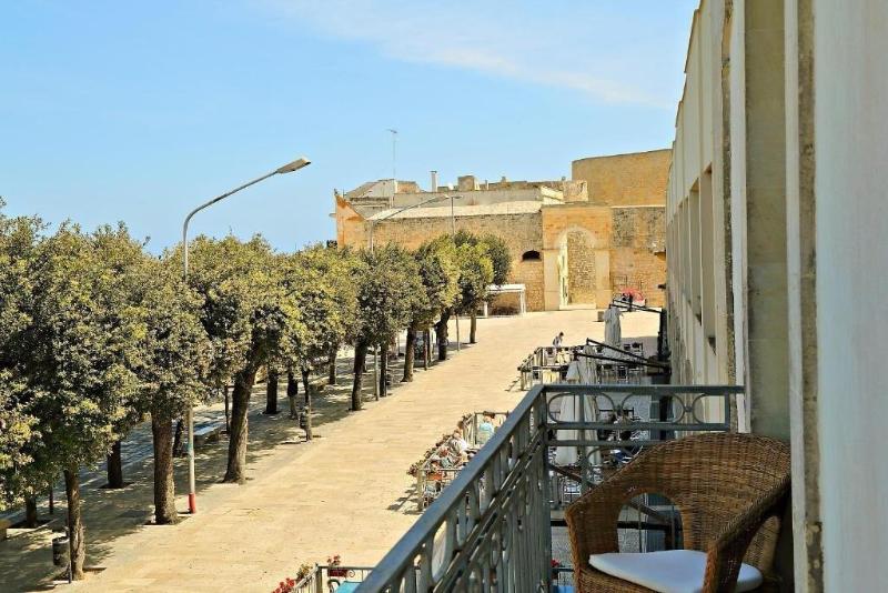 Balcone Su Otranto image