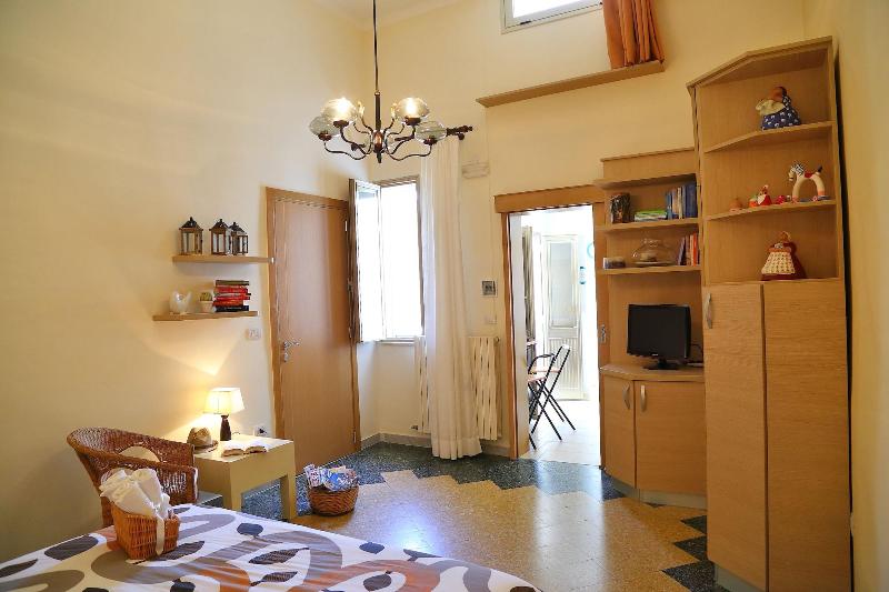Balcone Su Otranto image