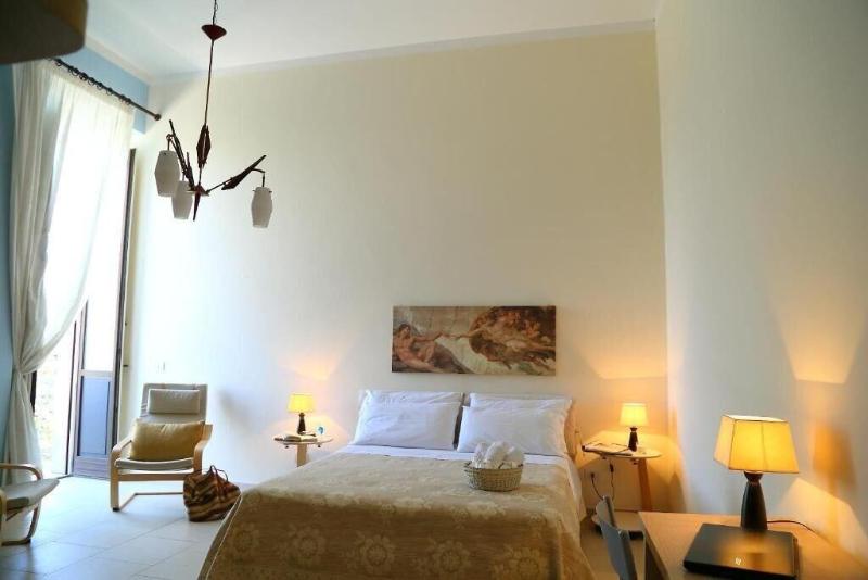 Balcone Su Otranto image