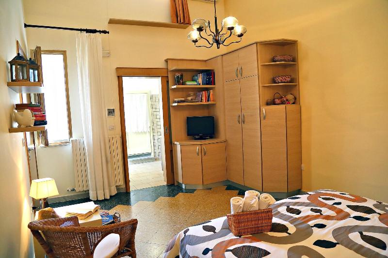 Balcone Su Otranto image