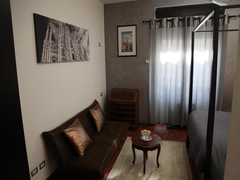 Atmos Luxe Navigli Hostel & Rooms image