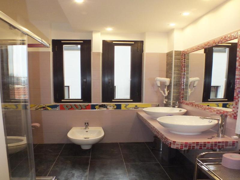 Atmos Luxe Navigli Hostel & Rooms image