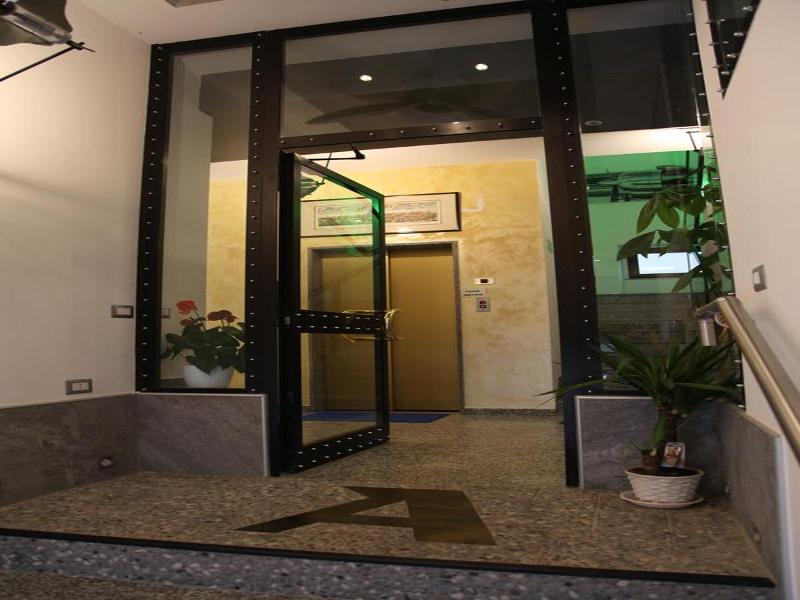 Atmos Luxe Navigli Hostel & Rooms image