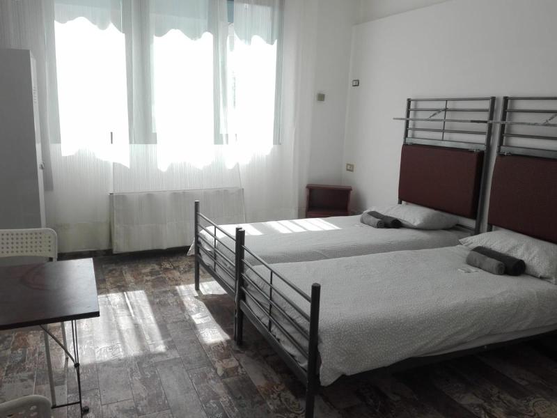 Atmos Luxe Navigli Hostel & Rooms image