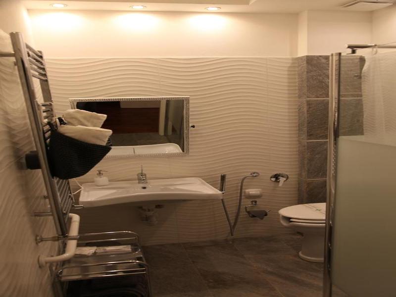 Atmos Luxe Navigli Hostel & Rooms image