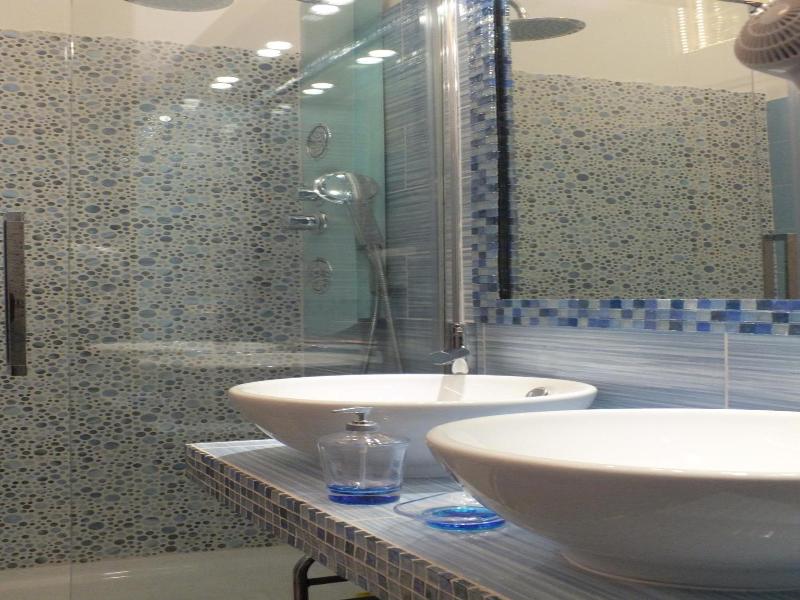 Atmos Luxe Navigli Hostel & Rooms image