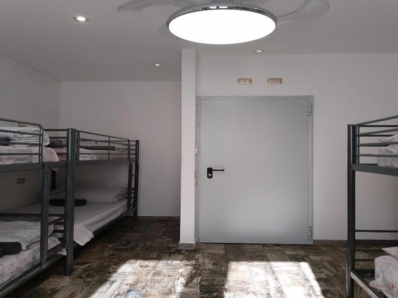 Atmos Luxe Navigli Hostel & Rooms image