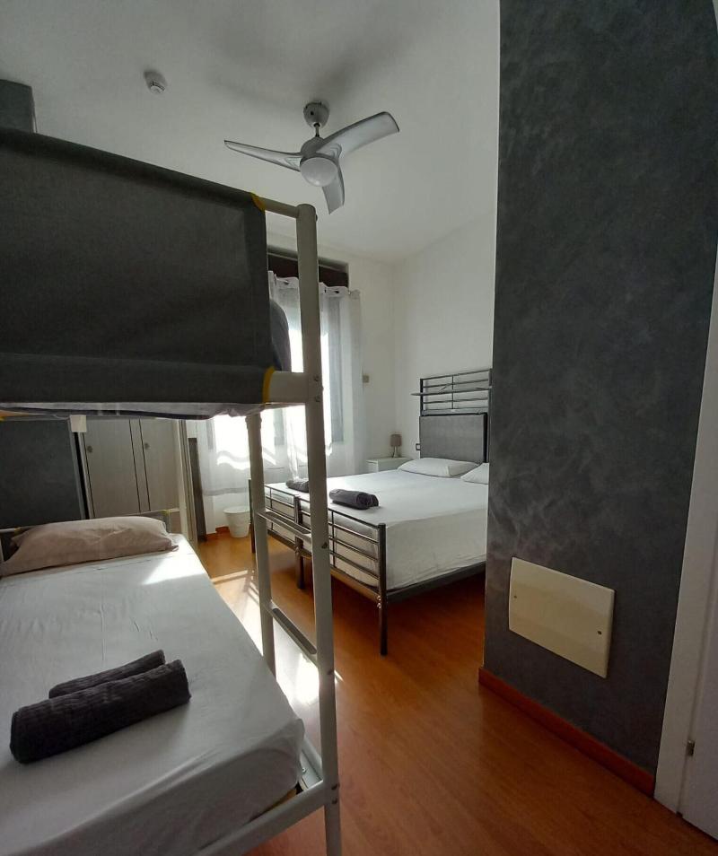 Atmos Luxe Navigli Hostel & Rooms image