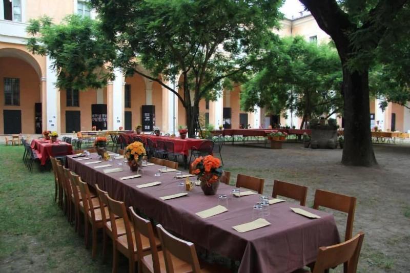 Student's Hostel della Ghiara image