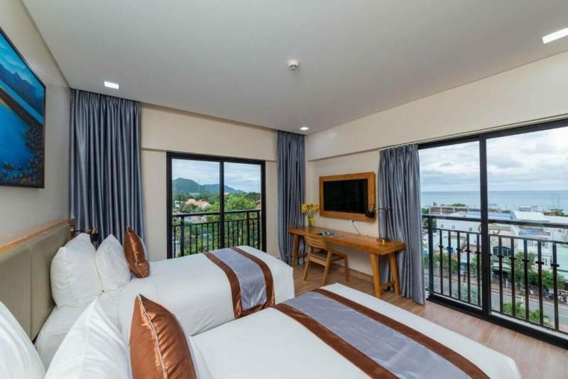 Marina Bay Con Dao Hotel image