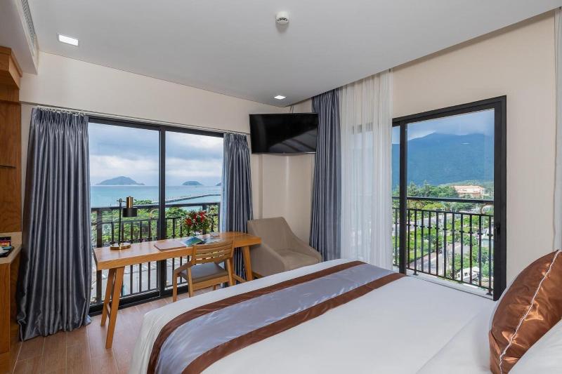 Marina Bay Con Dao Hotel image