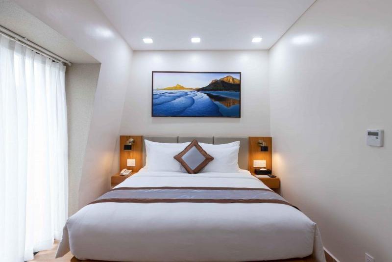 Marina Bay Con Dao Hotel image