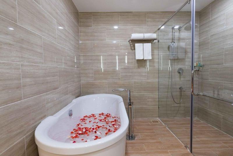 Marina Bay Con Dao Hotel image
