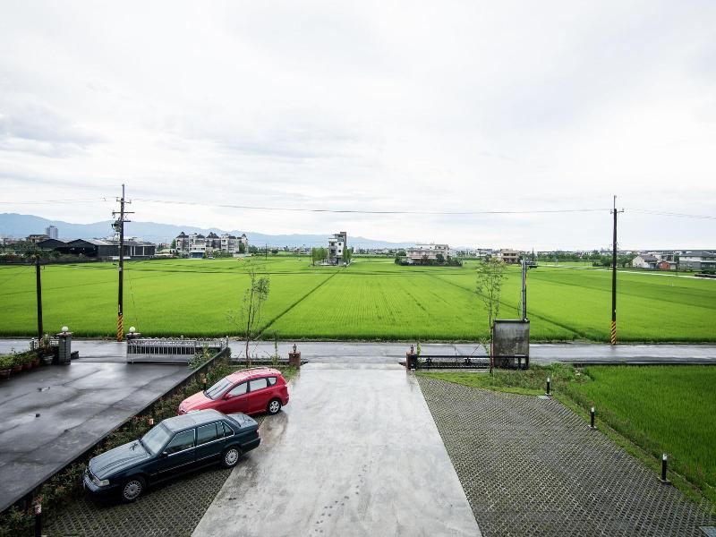 Fly Inn Yilan image