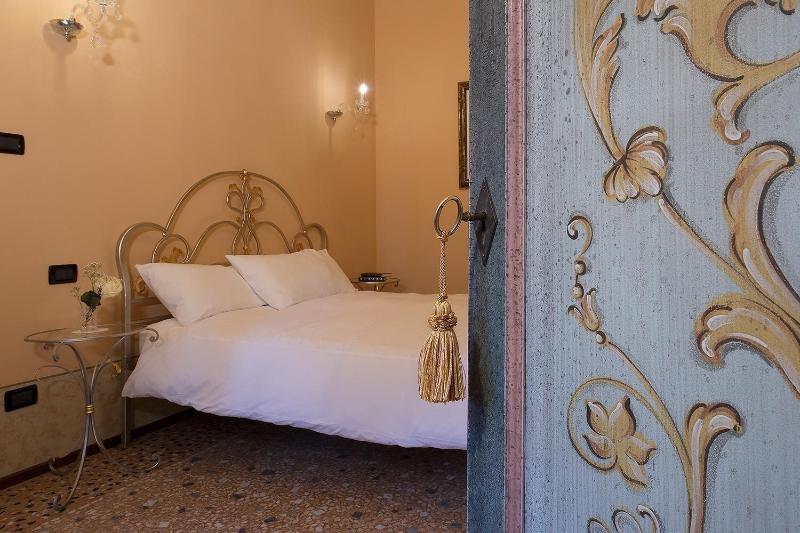 Salotto Delle Arti image