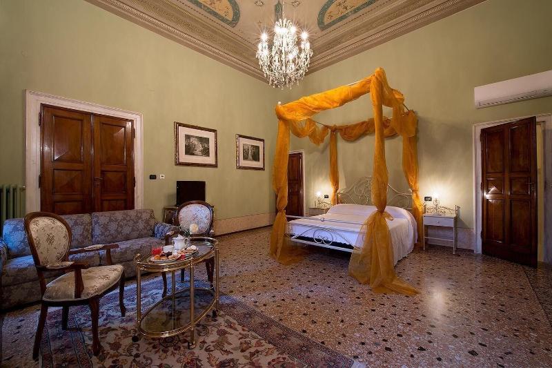 Salotto Delle Arti image