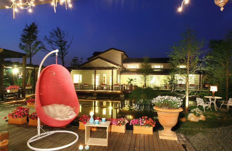 Spring Villa image