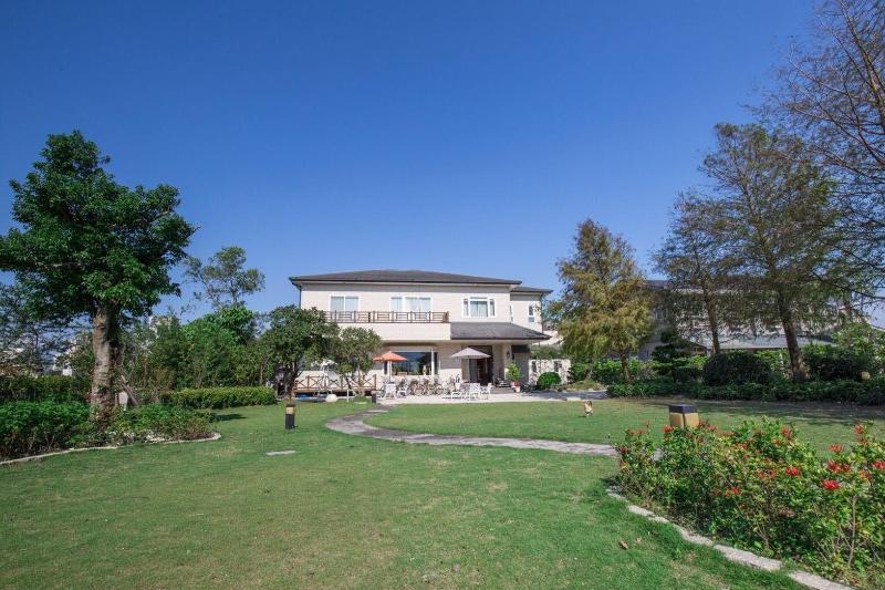 Spring Villa image