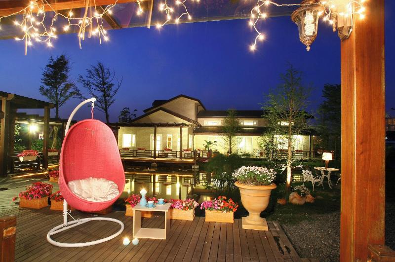 Spring Villa image