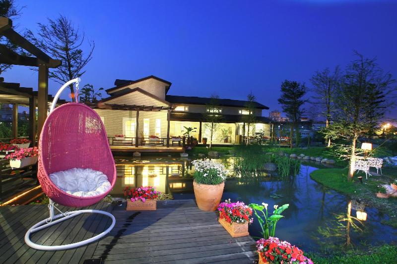 Spring Villa image