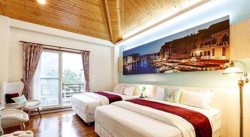 Spring Villa image