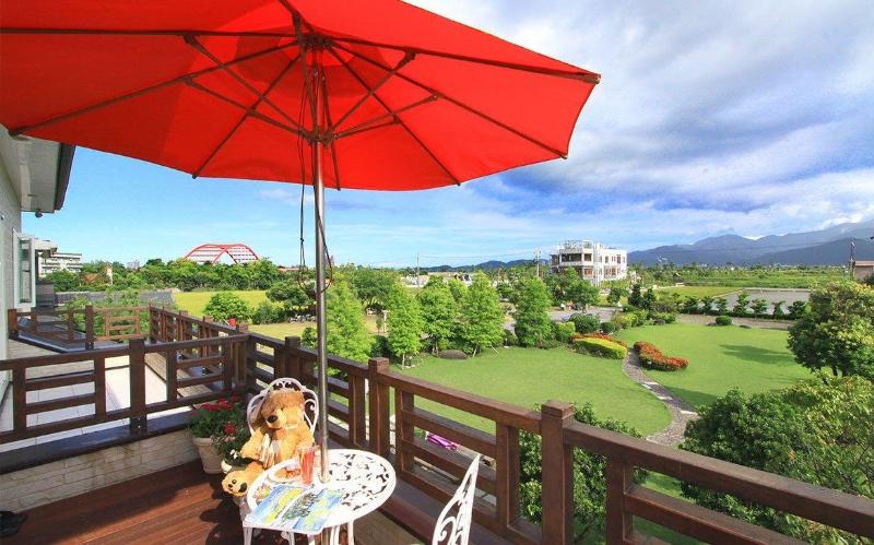 Spring Villa image