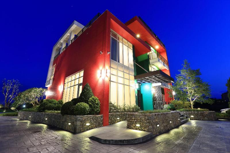 Green Resort image