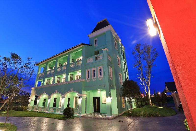 Green Resort image