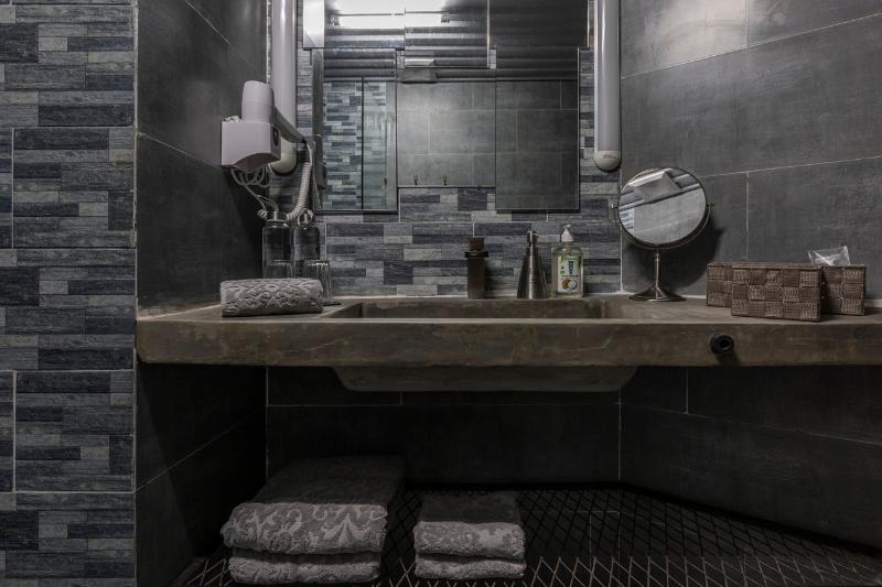 Bridges Danang Boutique Hotel image