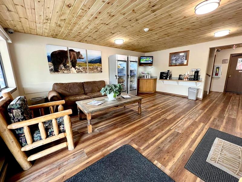Beartooth Hideaway Inn And Cabins image