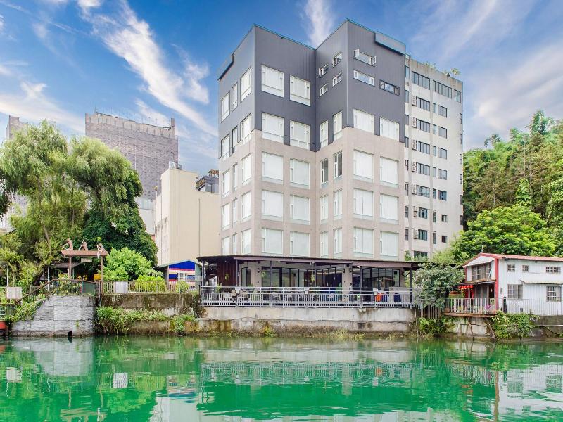 Shui Yang Boatel Hotel image