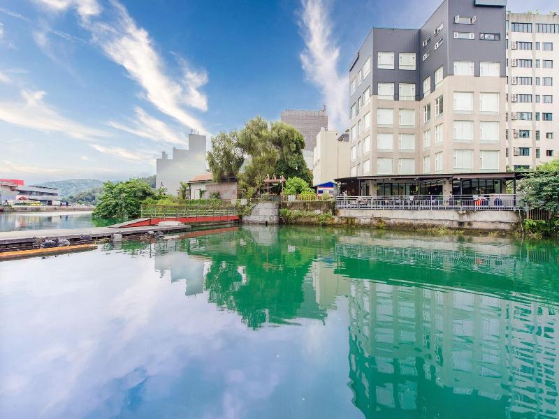 Shui Yang Boatel Hotel image