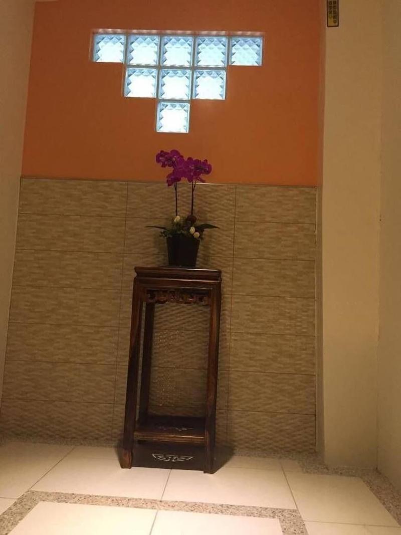 Orange House B&B Juifen image