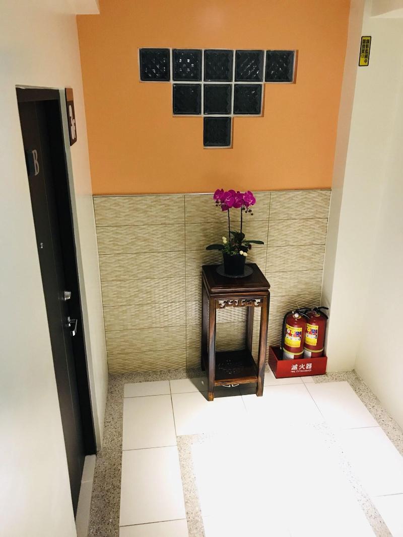Orange House B&B Juifen image