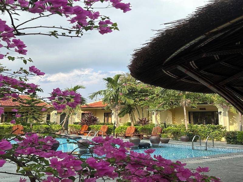 Dong Ne Hotel & Resort image