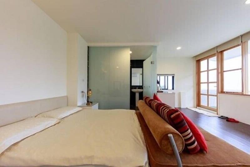 Light Dew Bed And Breakfast image